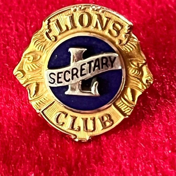 Lions Club Vintage 10 Karat Gold Enamel Pin